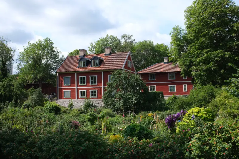 Waarom zijn er zoveel rode huizen in Zweden? - It's Scandinavian